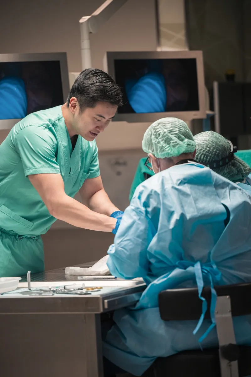 Dr. Eiki Takemura — Instrutor de Cirurgia Facial em Istambul